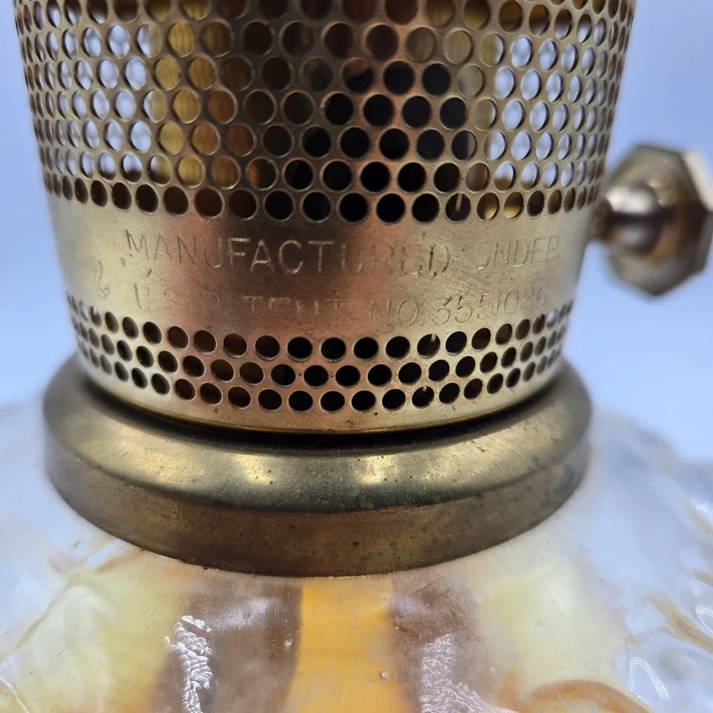 Vtg Aladdin Genie II Oil Lamp Clear Glass‎ Font Shell Design Brass Collar